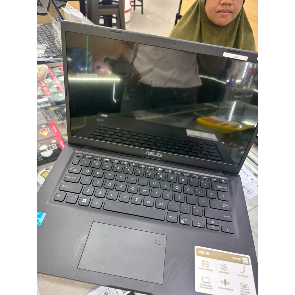 LAPTOP ASUS 1400KA RAM 8/256 BARU