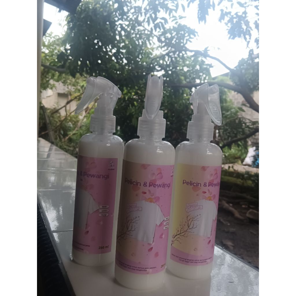 pelicin & pewangi setrika/pelicin setrika sakura/pelicin setrika 250 ml