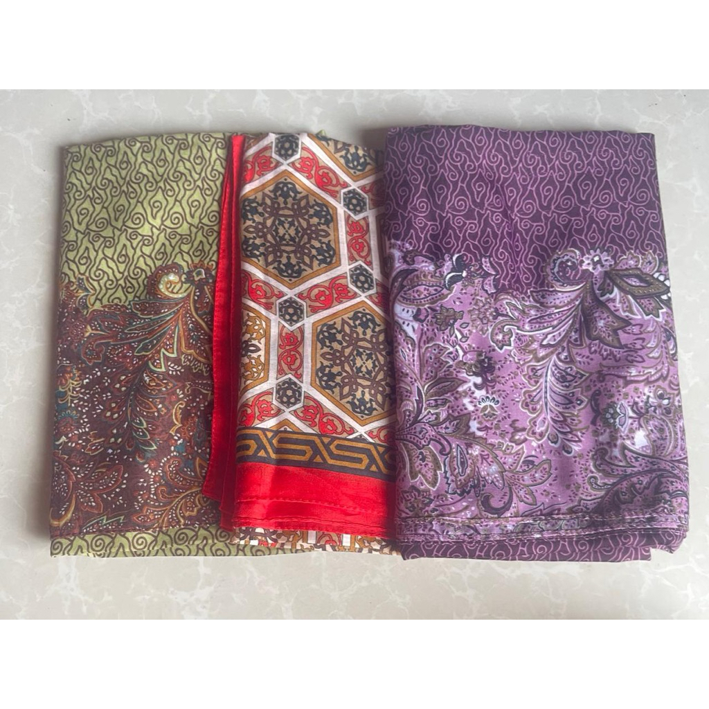 HIJAB SEGIEMPAT ZOYA PRELOVED (3 hijab)