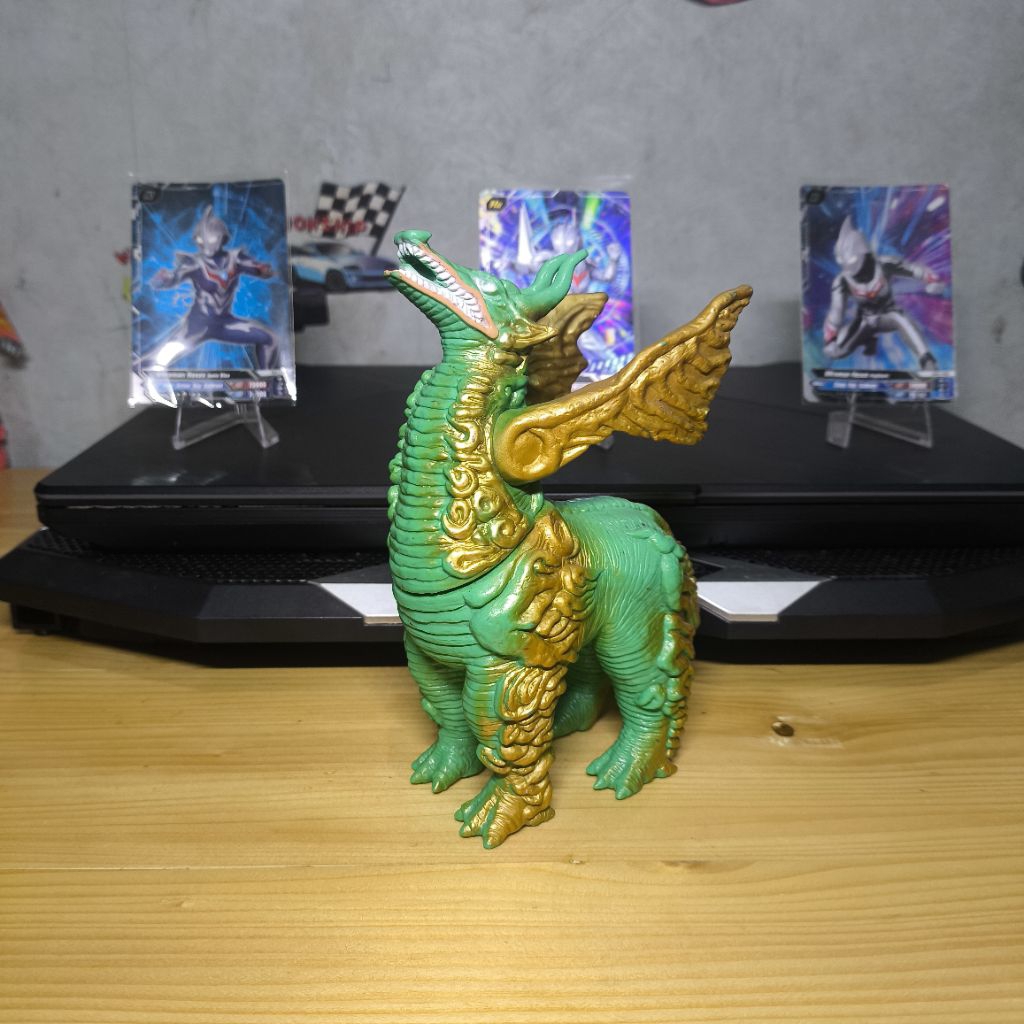 Ultra Monster series Dodongo (Rare) -Sofubi kaiju ultraman hayata