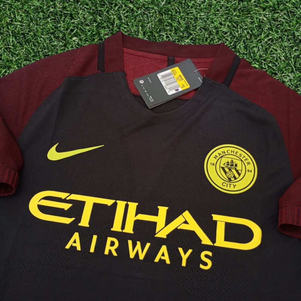 Manchester City Away 2016/17 Player Issue