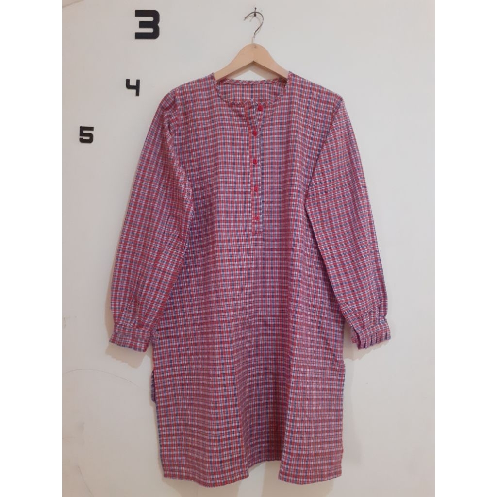 preloved atasan tunik kotak kotak merah