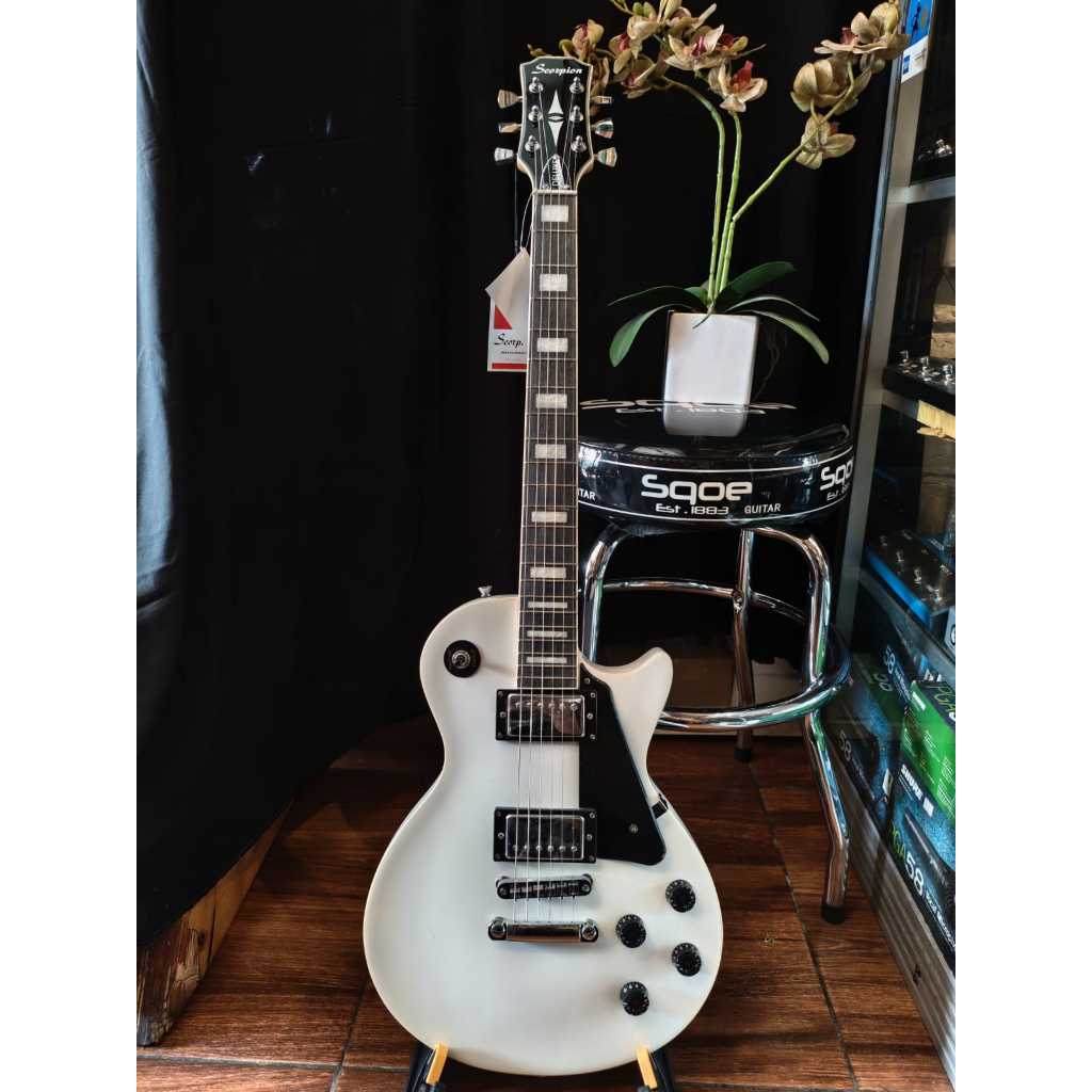 SCORPION  LP610 WHITE ELECTRIC GUITAR / SCORPION  LP610 WHITE ELECTRIC GUITAR