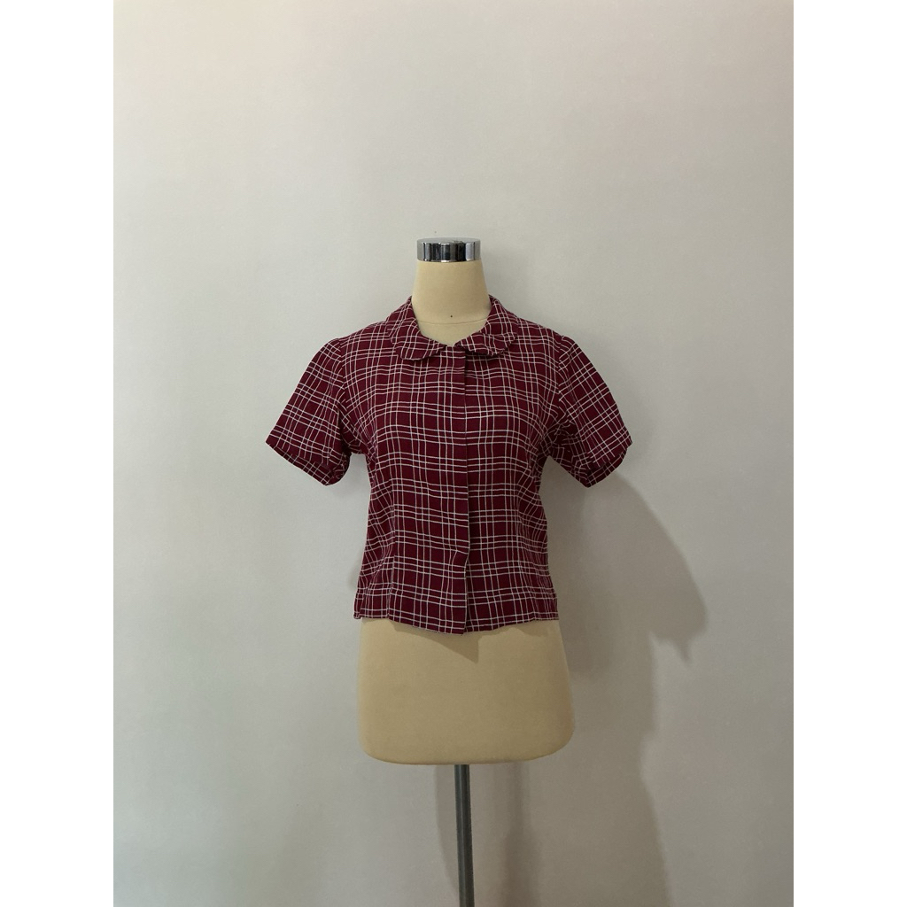 Atasan crop merah kotak