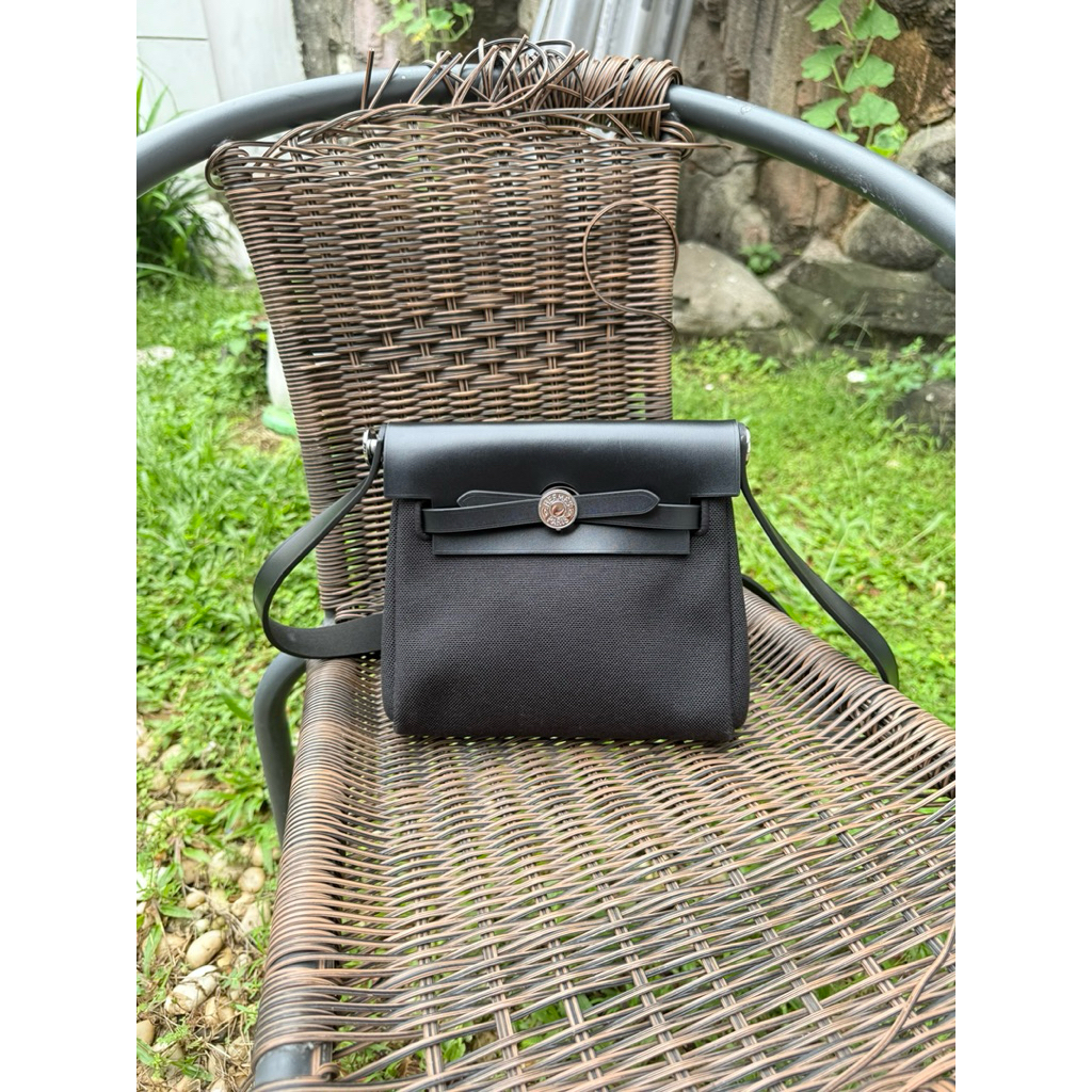 Hermong Kremes Herbag Mini Black - Preloved