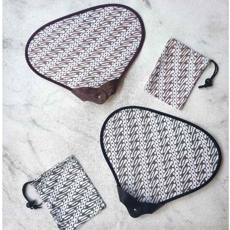 Kipas lipat Batik Sogan Khas Yogyakarta | gagang Lapis Kulit sintetis Premium | gift untuk tamu luar