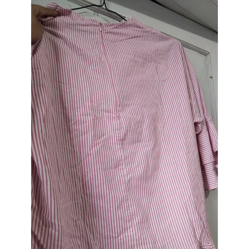 preloved baju pink motif bunga dan garis