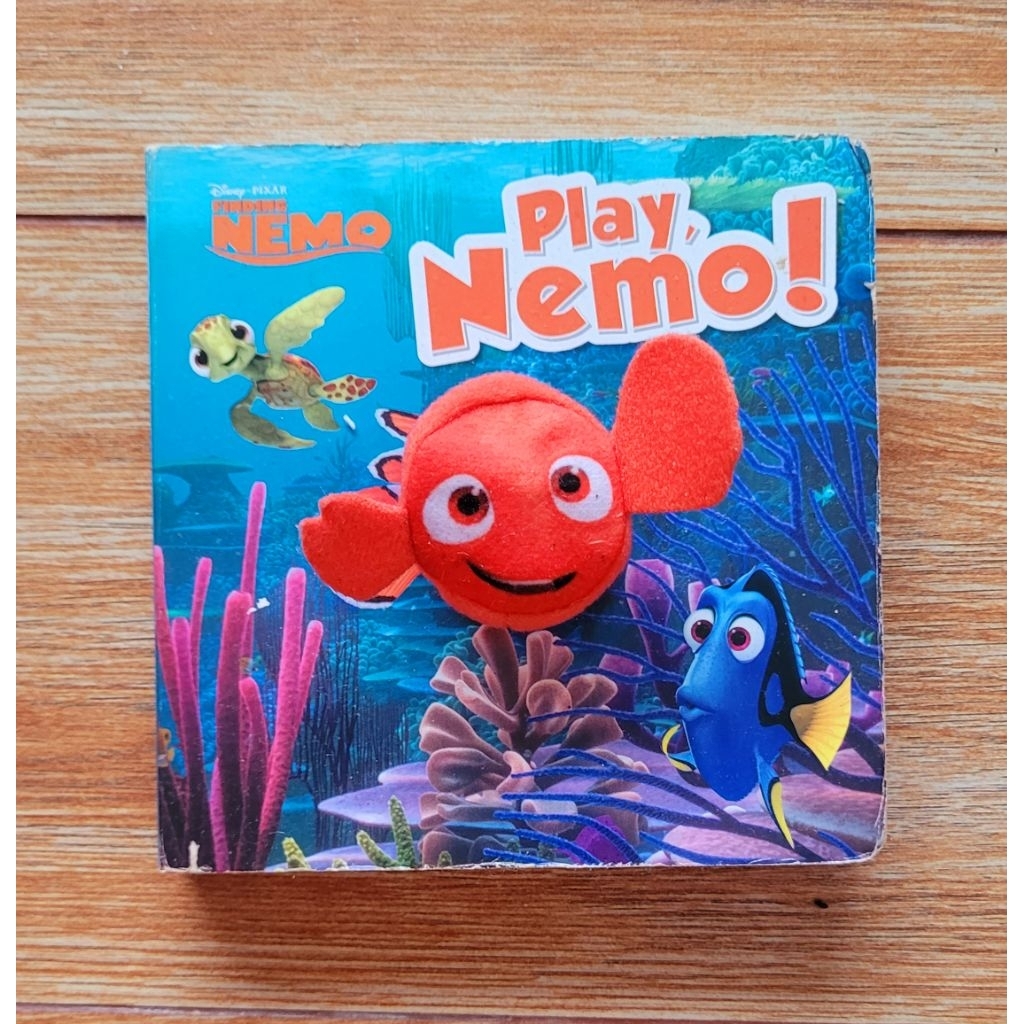 PRELOVED Nemo Finger Pupet in A Book: Play, Nemo Original Finding Nemo Disney Pixar Parragon Buku Ba