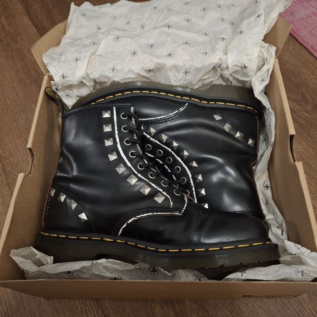 WTS - Dr. Martens 1460 Stud in Black - EU42 / UK8