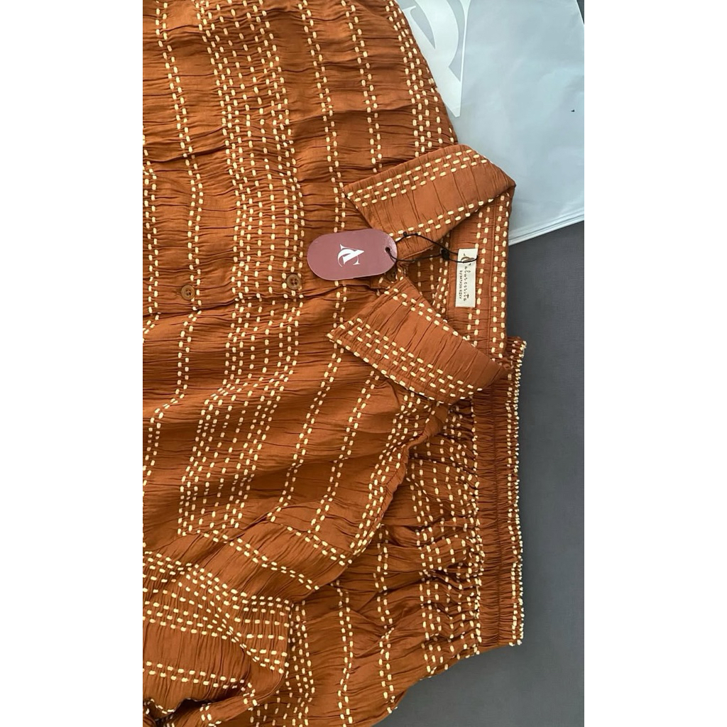 One Set Alur Cerita By Natasha Rizky