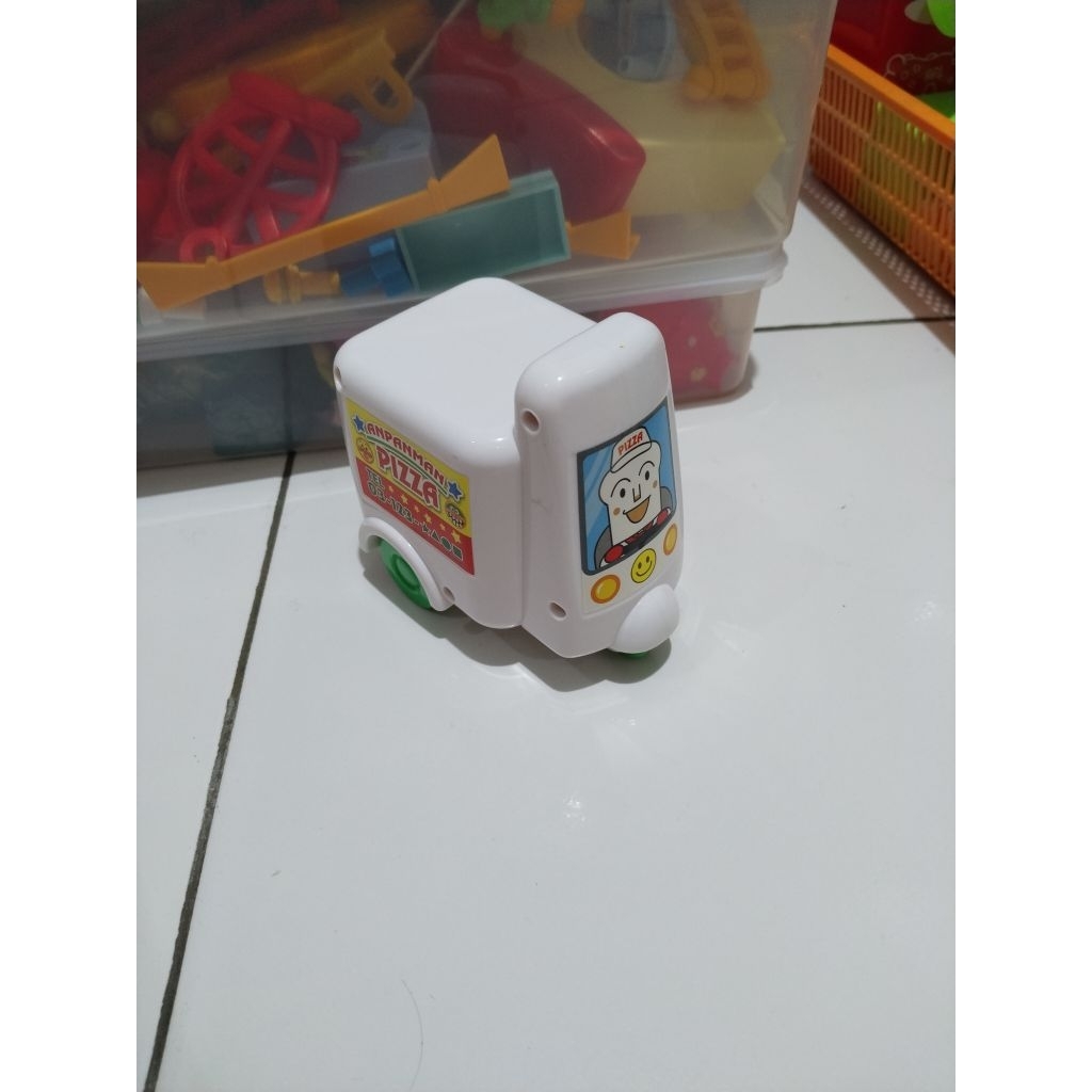 preloved mainan anak mobil mobilan anpanman