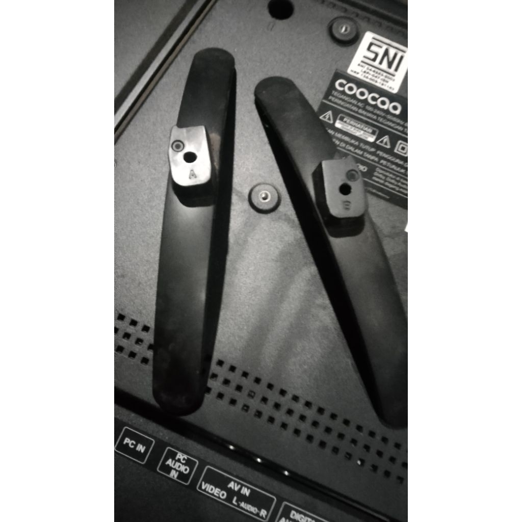 STAND KAKI TV COOCAA 32TB2000 KAKI TV COCCAA 32TB2000 STAND DUDUKAN KAKI 32TB2000