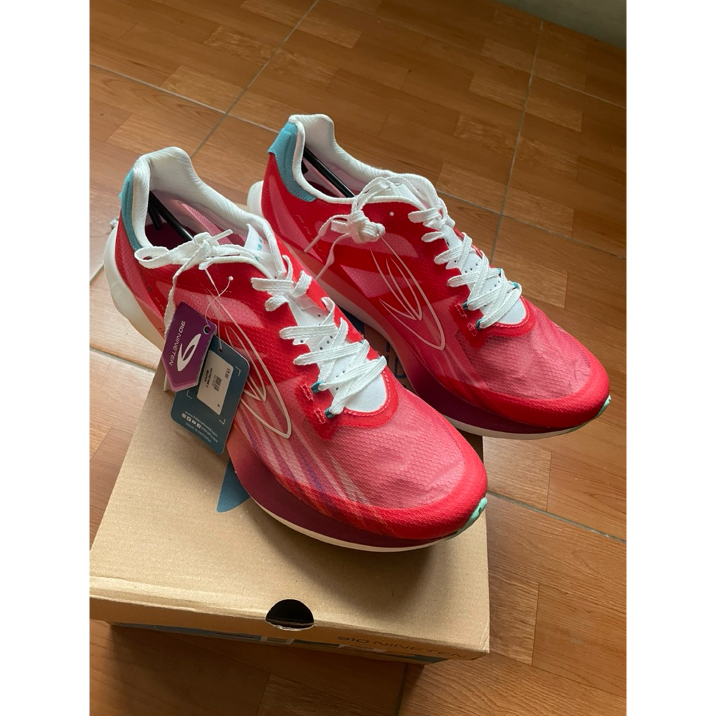 SEPATU 910 NINETEN HAZE STRIKE 1.0 MERAH PUTIH SIZE 45