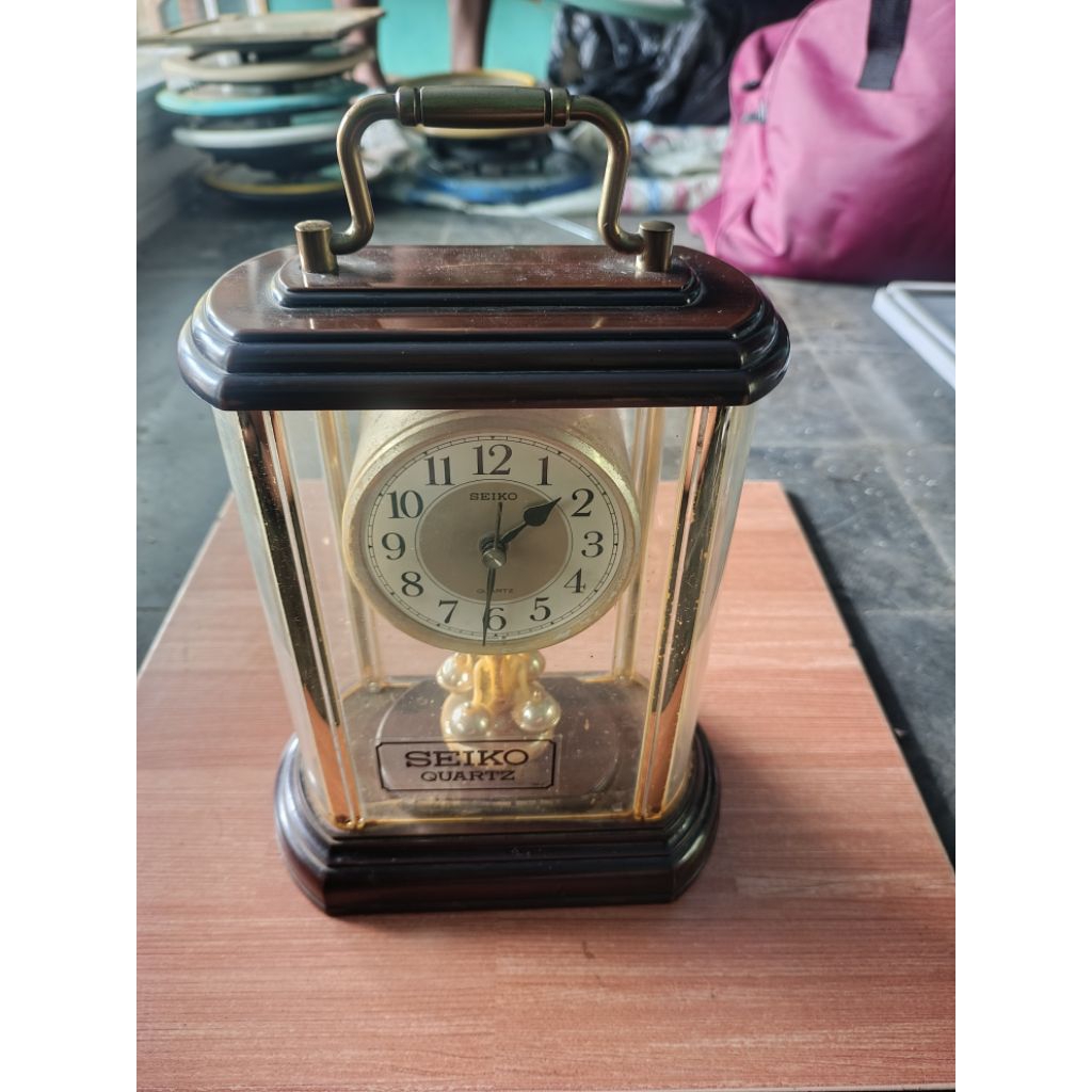 jam dinding atau jam duduk jadul mulus merk seiko