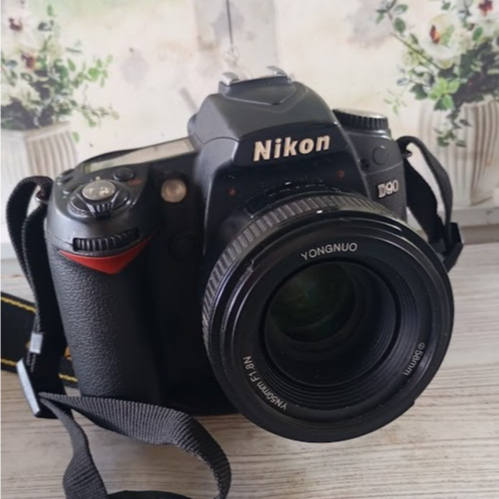 Kamera Nikon DSLR D90