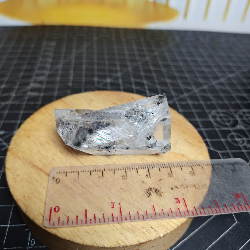 Batu Natural Sichuan Clear Quartz With Black inclusion (2)