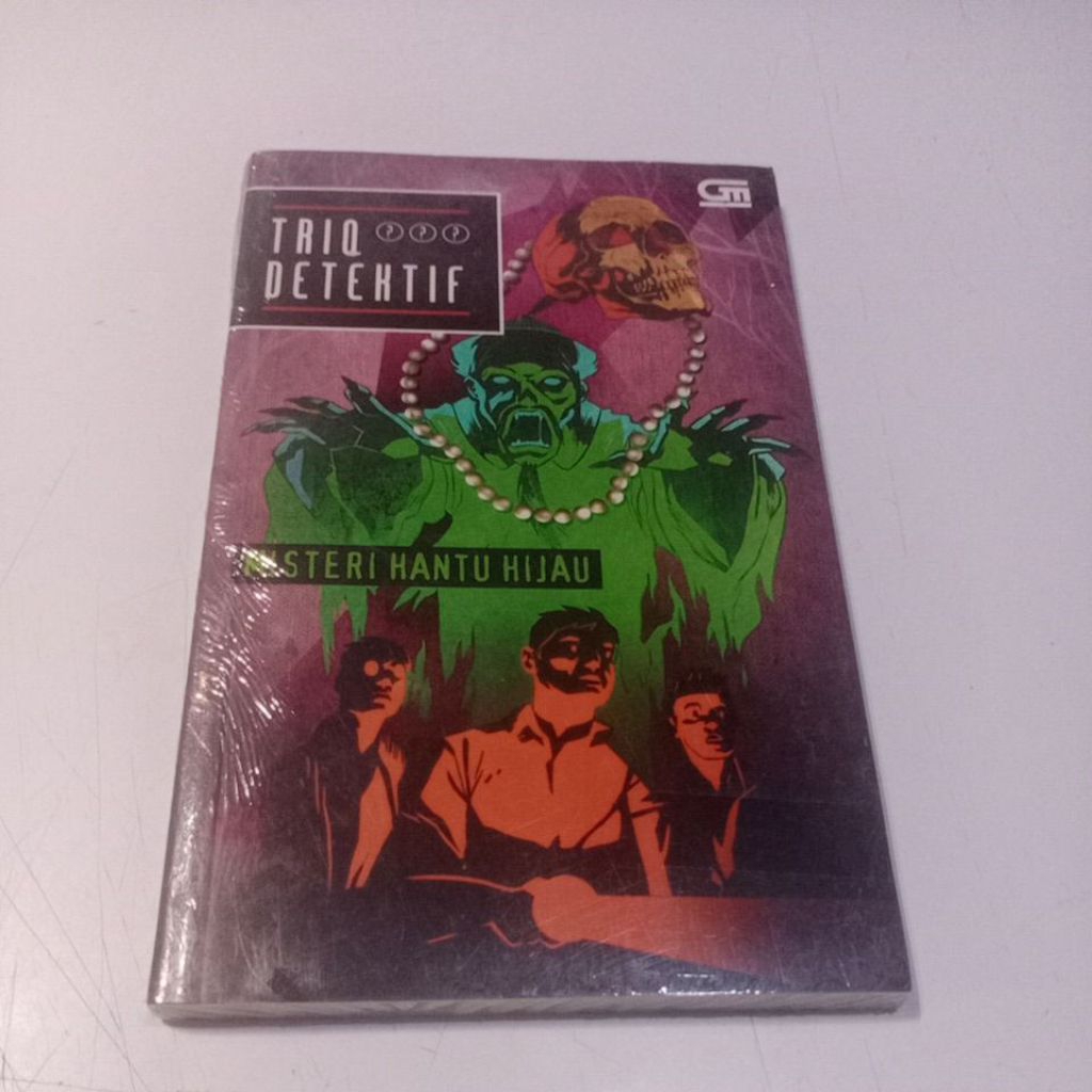 Novel Trio Detektif Misteri Hantu Hijau