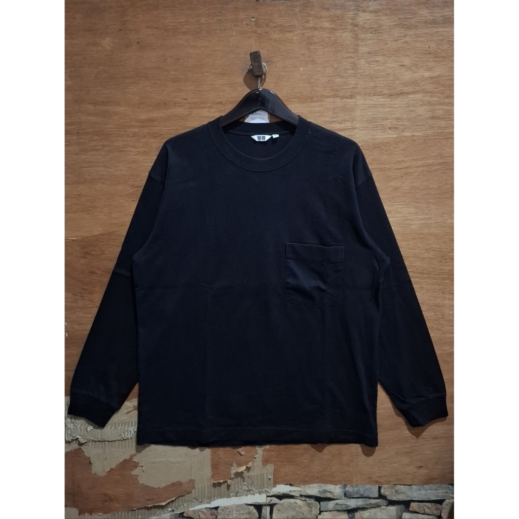 Kaos Katun panjang Uniqlo U Pocket Hitam Size "XL"