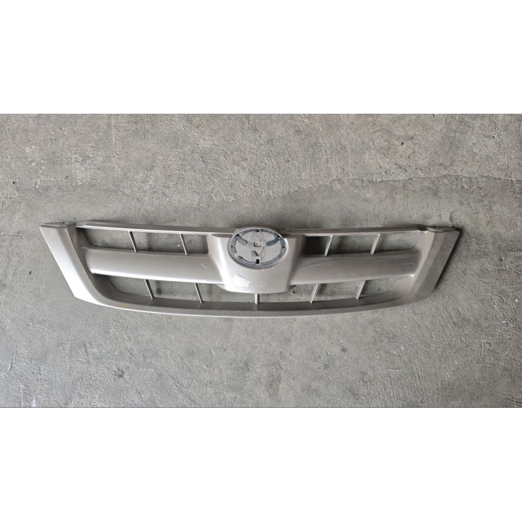 Grill grill Depan Toyota Kijang Innova 2004-2007 Original