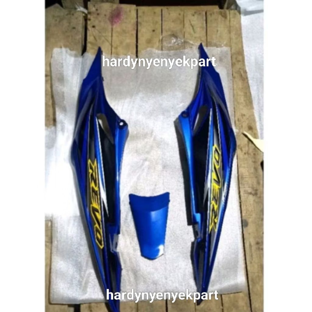 cover set body halus Honda Revo lama 4tak plus stiker warna biru tua plus stiker
