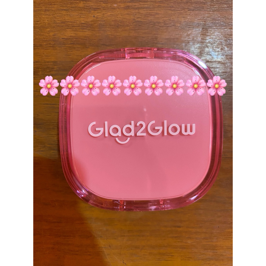 Cushion g2g Glad2Glow 01 buttercream