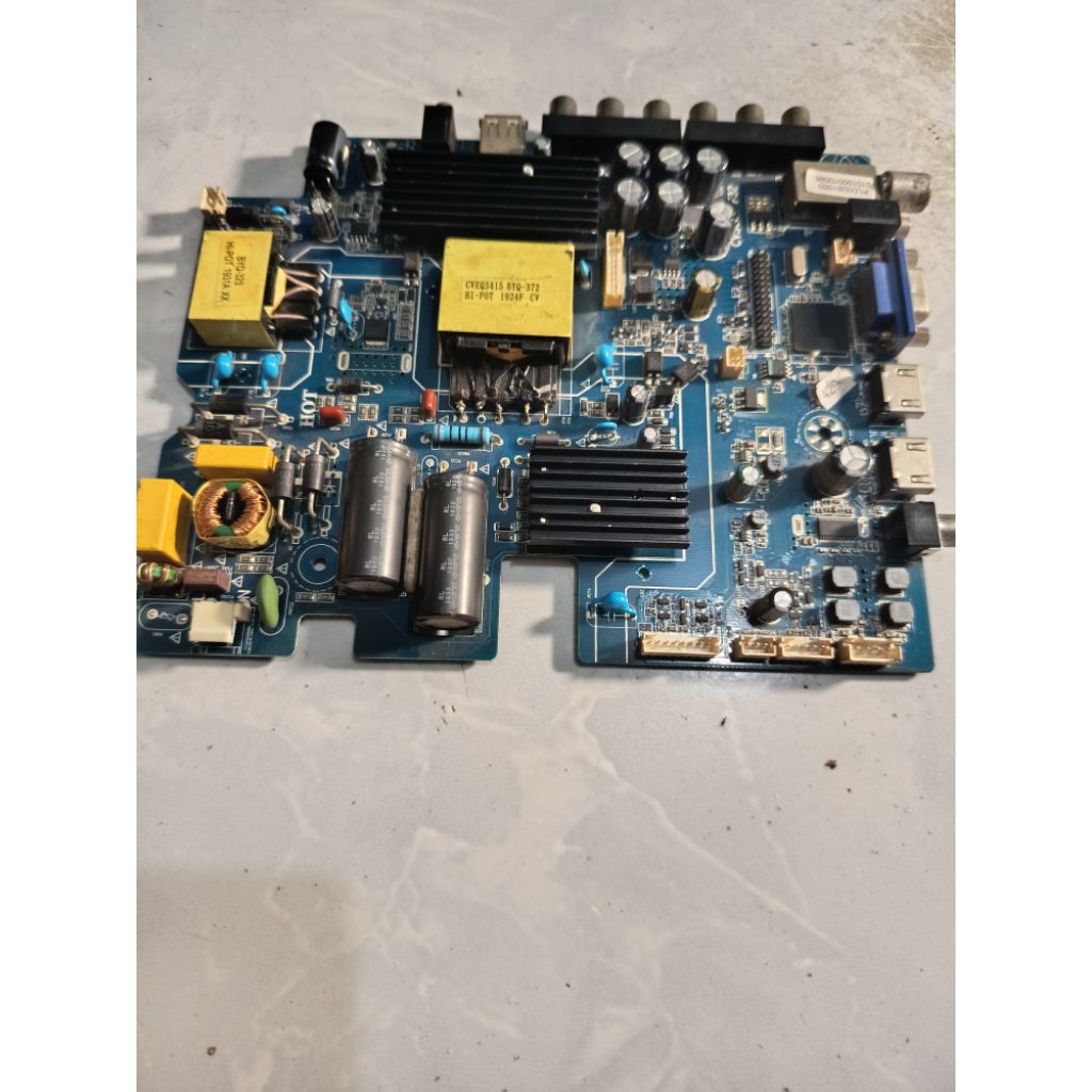 mainboard tv Polytron pld  32B1550 /1551cabutan dari panel rusak