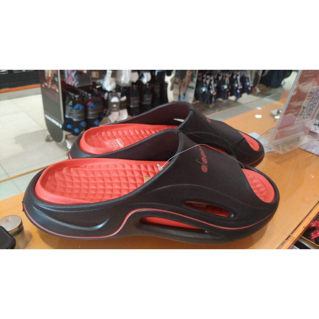 CUCI GUDANG DIADORA NESTOR SANDAL - SANDAL PRIA OBRAL