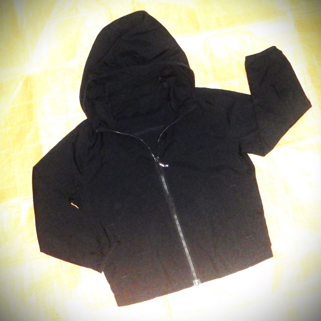jaket hoodie UNIQLO hitam polos