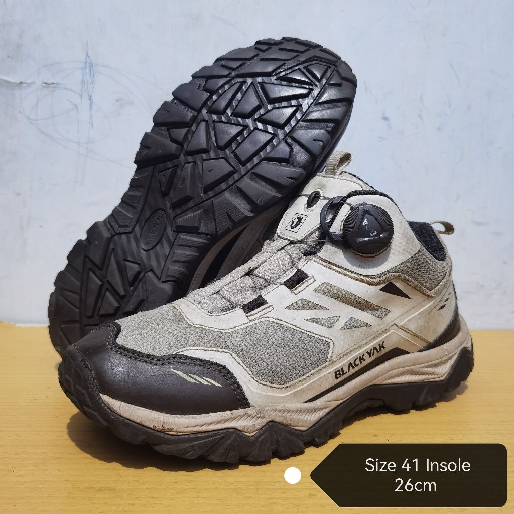 Sepatu Outdoor BLACKYAK BOA 41