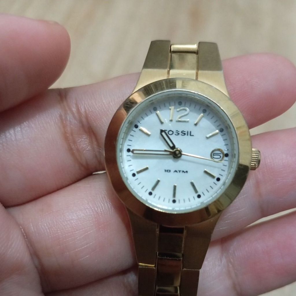 B1 J047 - Jam tangan Wanita Ocil Gold Preloved