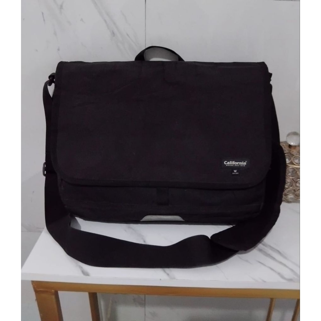 Messenger bag WHOAU original korea