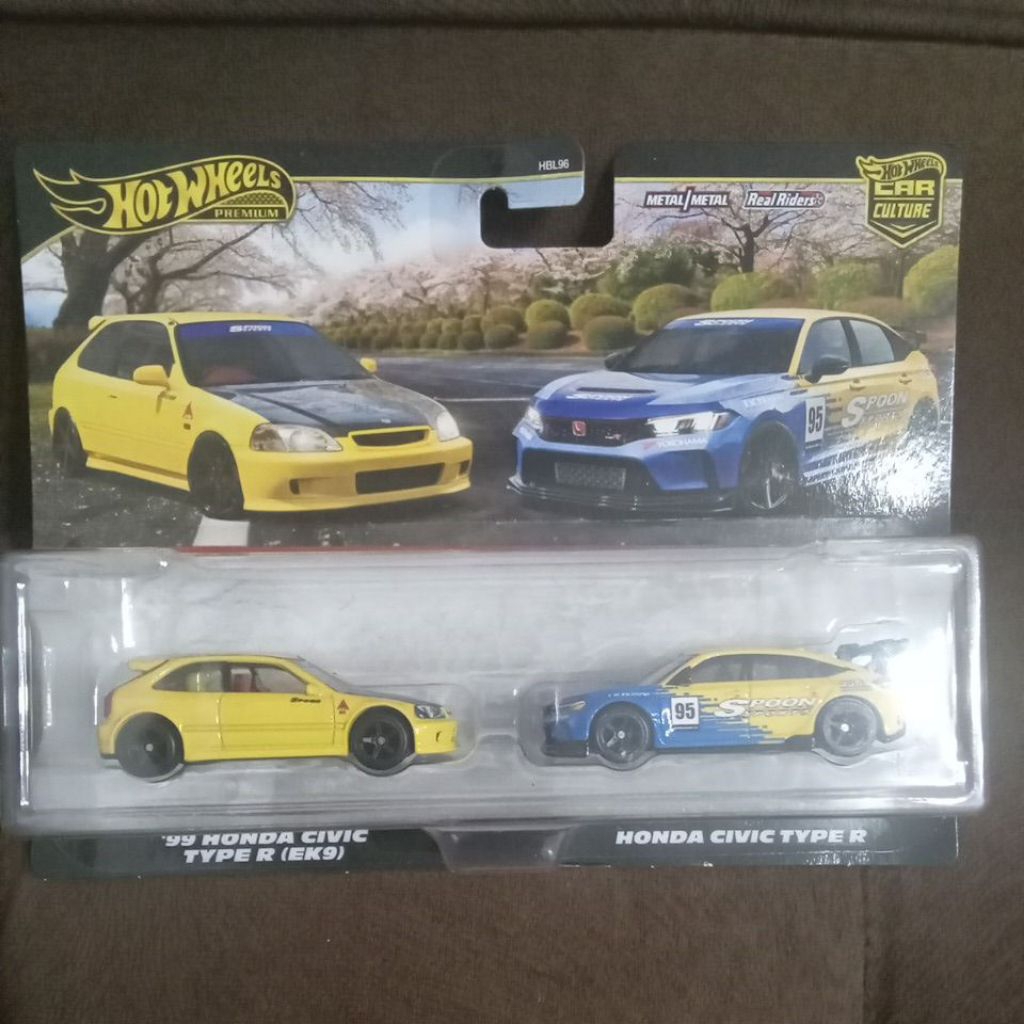 99 honda civic type r (ek9) vs honda civic type r hotwheels car culture premium