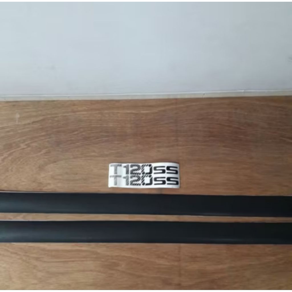 Stiker sticker emblem logo lis bodi striping pintu depan kedok mobil mitsubhisi colt t120ss