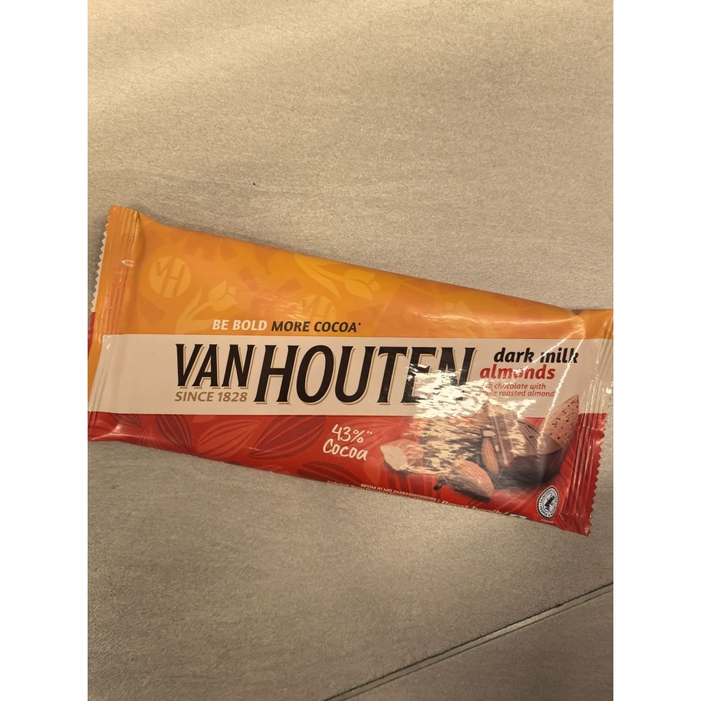 VANHOUTEN DARK MILK CHOCOLATE. VANHOUTEN DARK MILK ALMOND. COKLAT VALENTINE. VAN HOUTEN. COKLAT IMPO