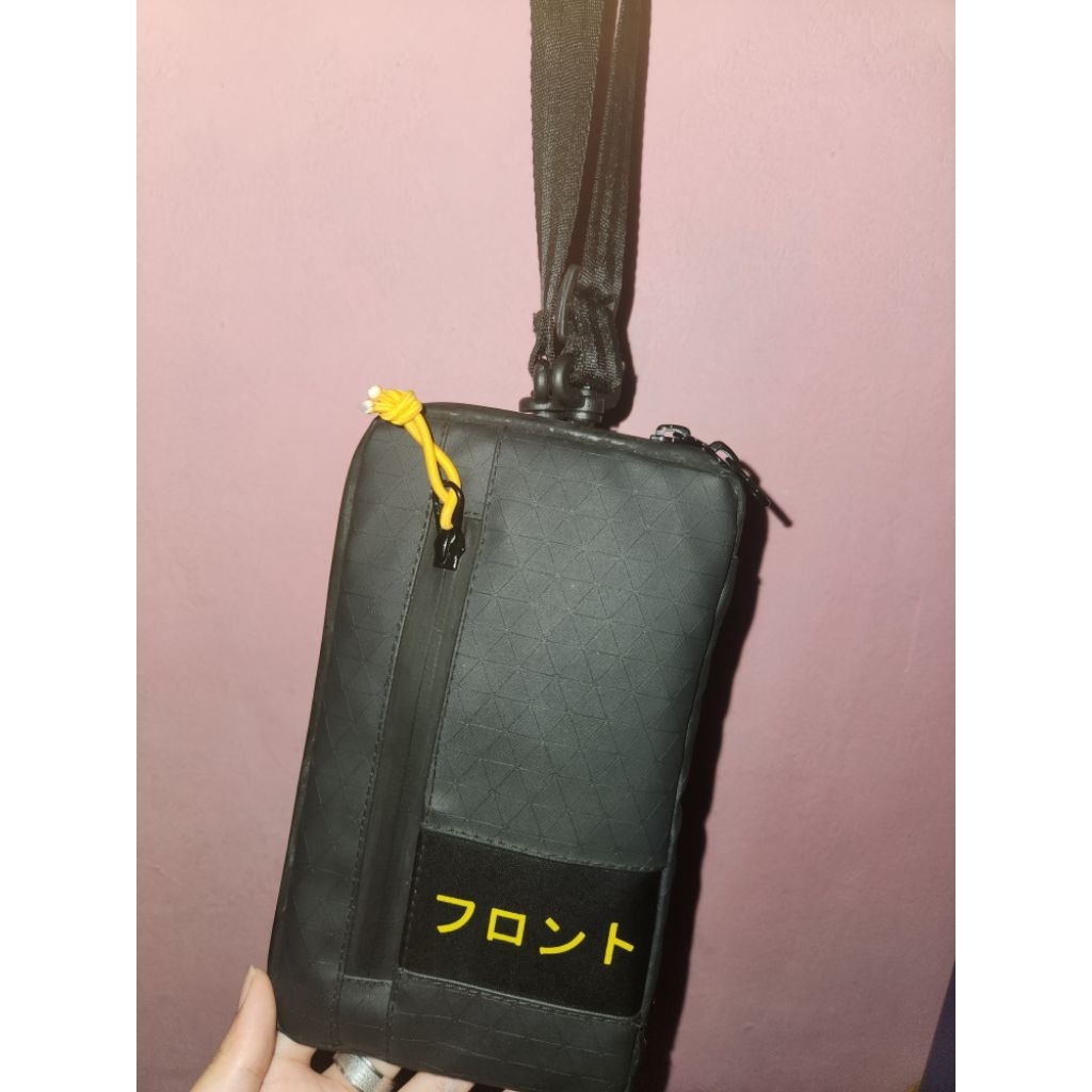 PRELOVED VRONT HANGING WALLET MEN