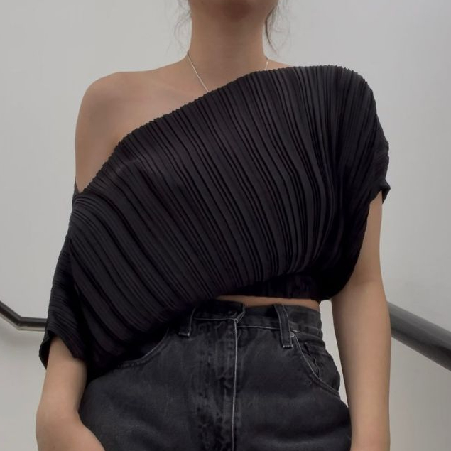 Preloved Claude Everyday 2 Ways Top