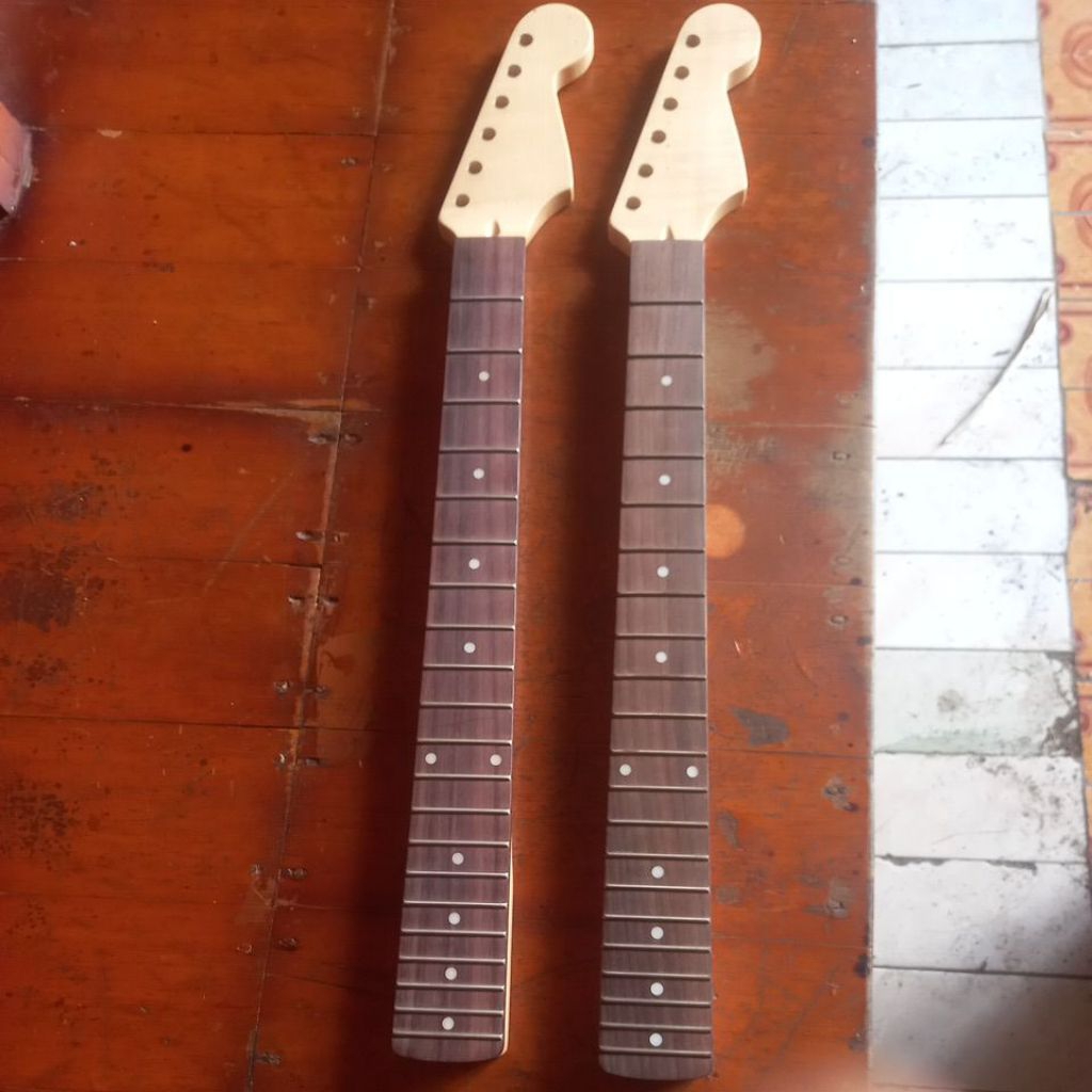 Neck Gitar Stratocaster neck pabrikan
