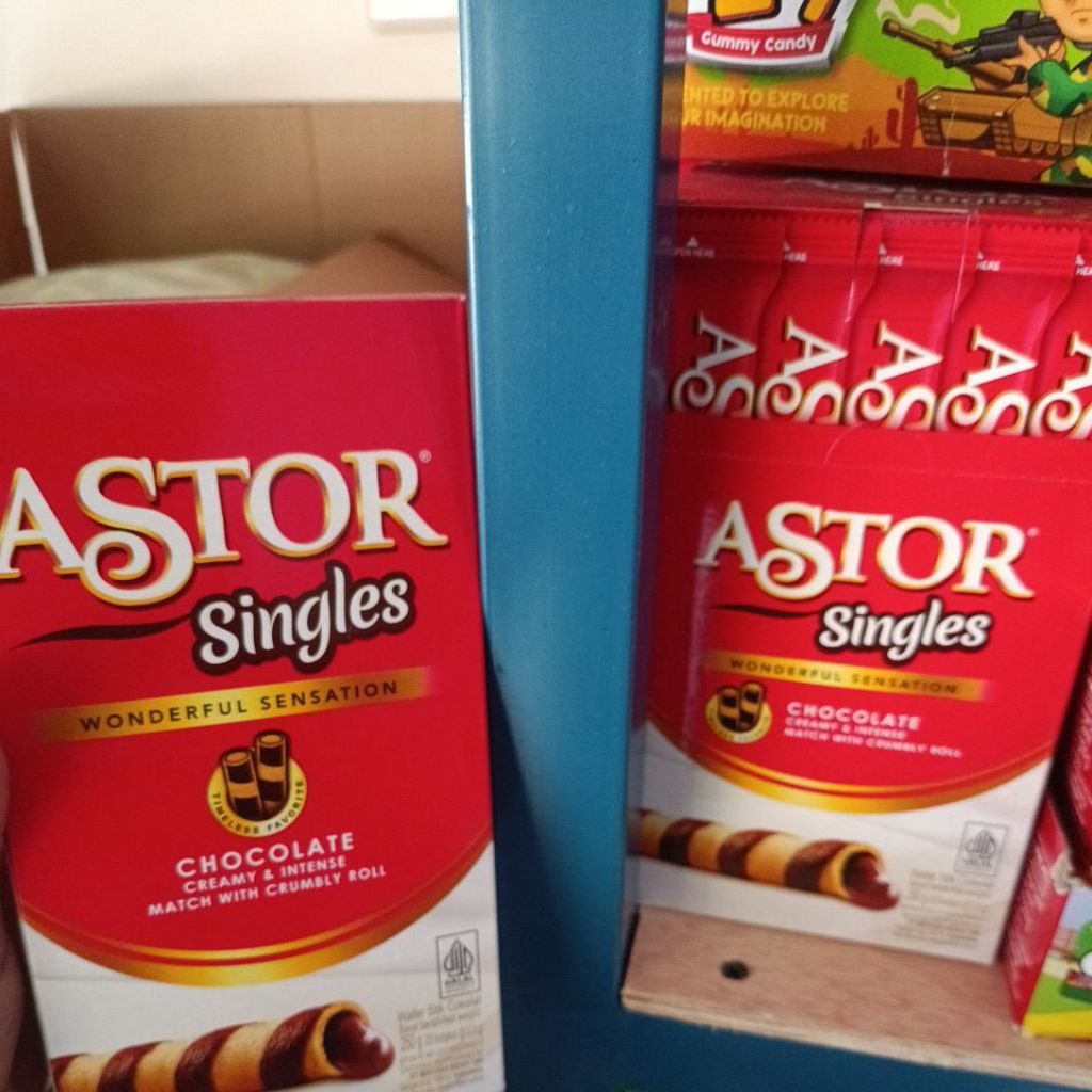 astor singles coklat roll wafer 20 bks, 12,5g