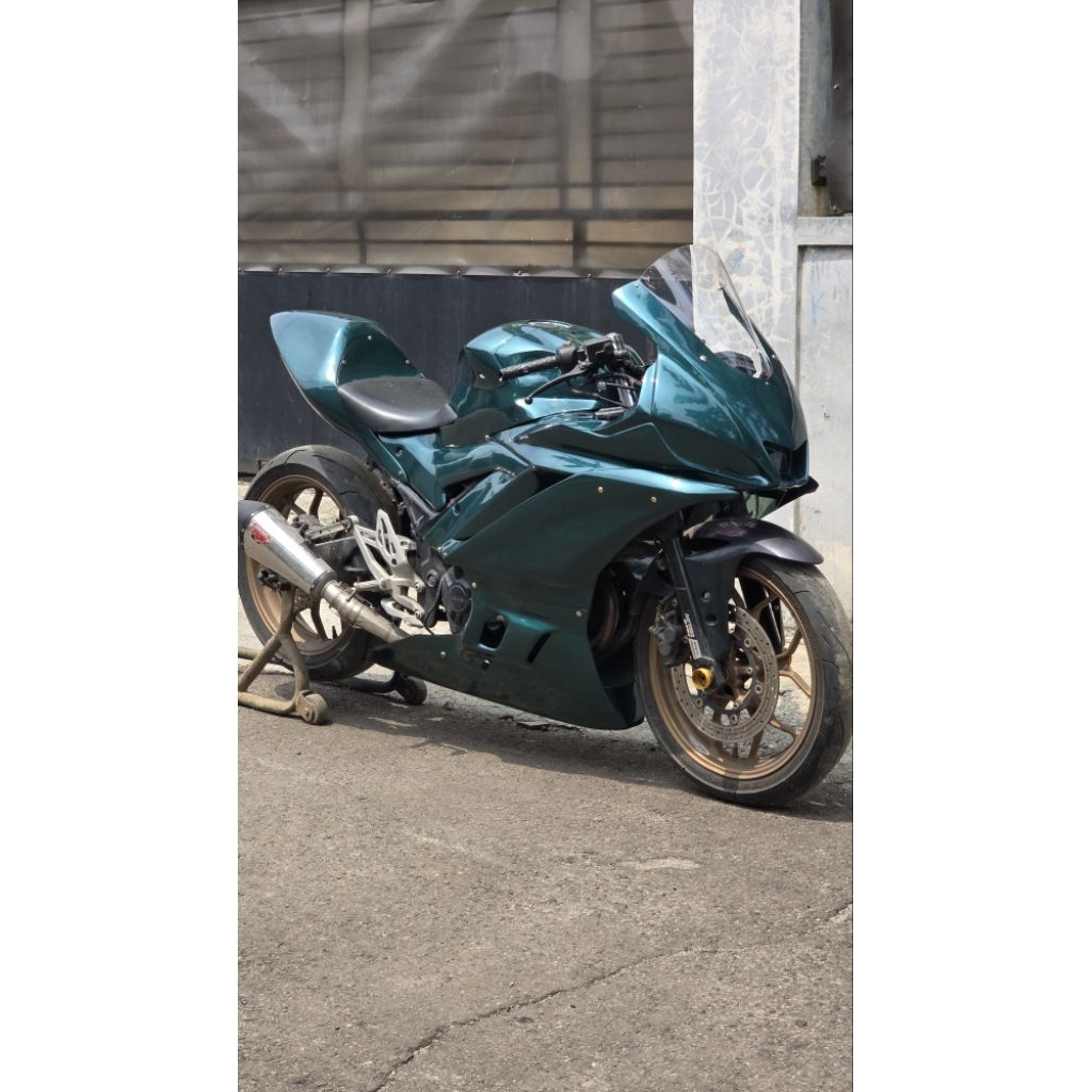 fairing dan buntut balap R25 old dan new r3 upside down