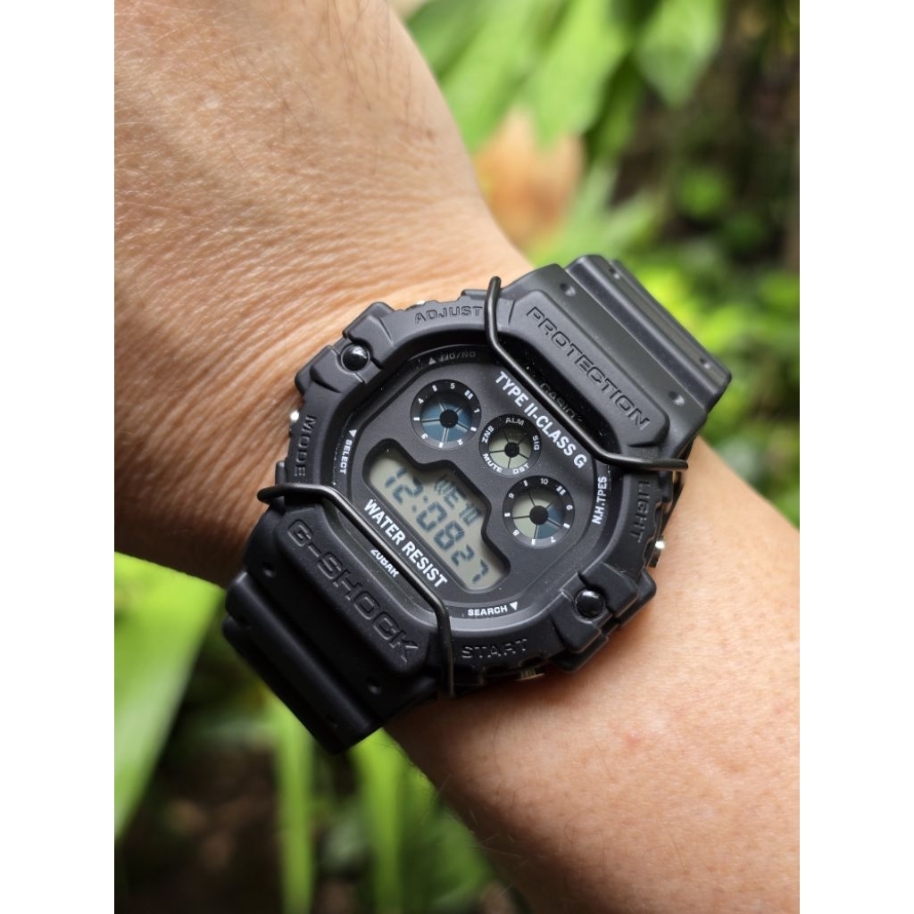 Casio g shock DW-5900NH-1 x N. Hoolywood