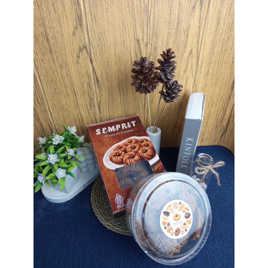 Kue Kering Semprit | Kue Semprit kemasan Kotak dan Toples