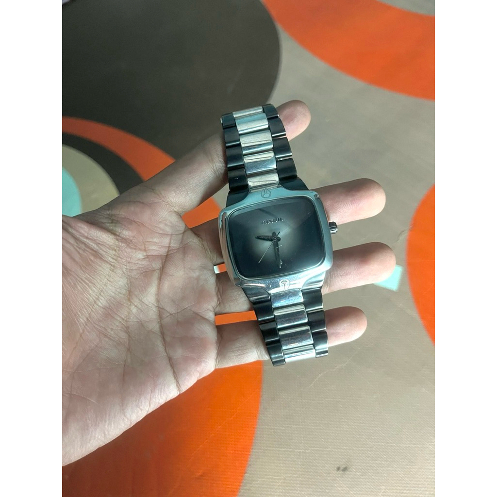 preloved jam nixon player original dijamin