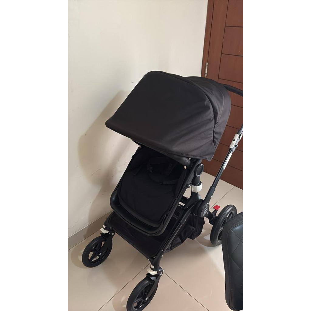 Preloved Bugaboo Stoller Fox 2 & Bugaboo Travel Bage