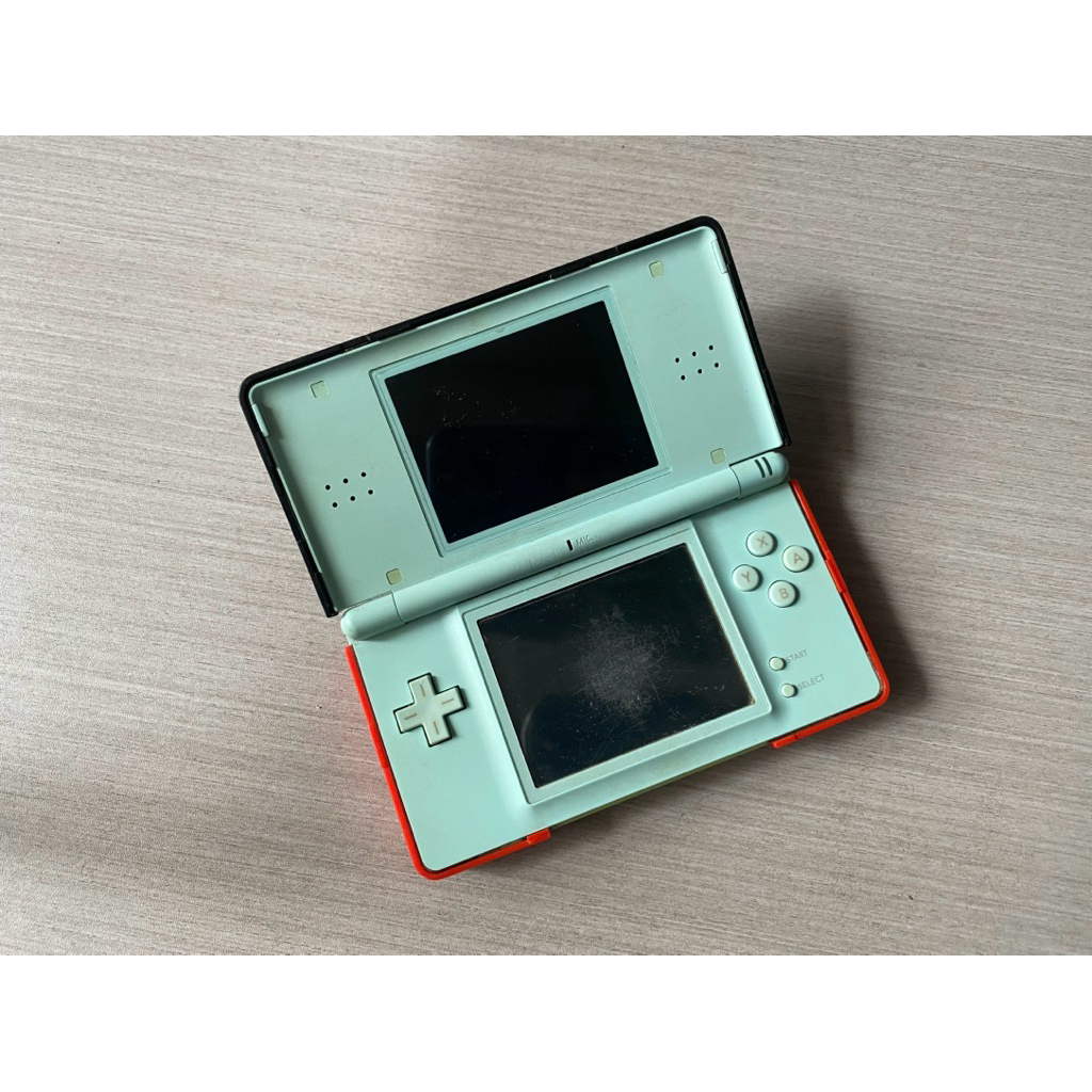 Nintendo DS Lite