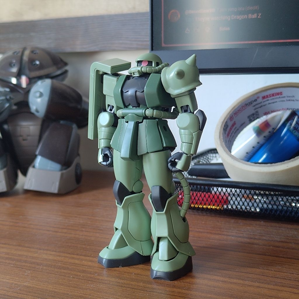 Bekas HG Zaku ii Bandai gundam