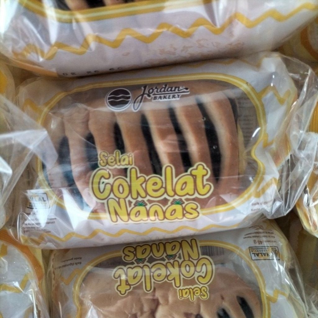 Roti Jordan selai cokelat nanas