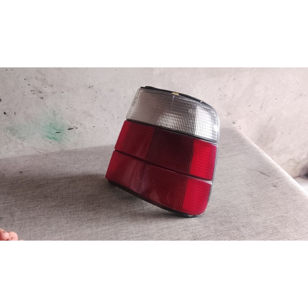 Stop Lamp Lampu Belakang BMW E34 sebelah kanan orisinil