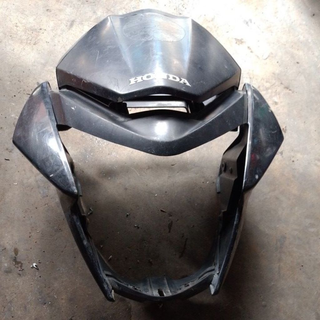 cover batok kepala lampu depan Honda New Megapro monoshock original bekas batok lampu depan Mega pro