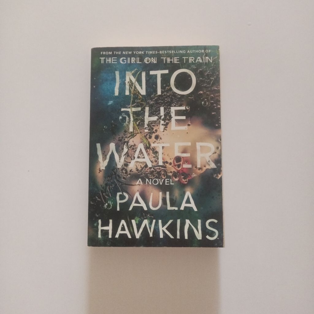 Into the Water - Paula Hawkins (Preloved)