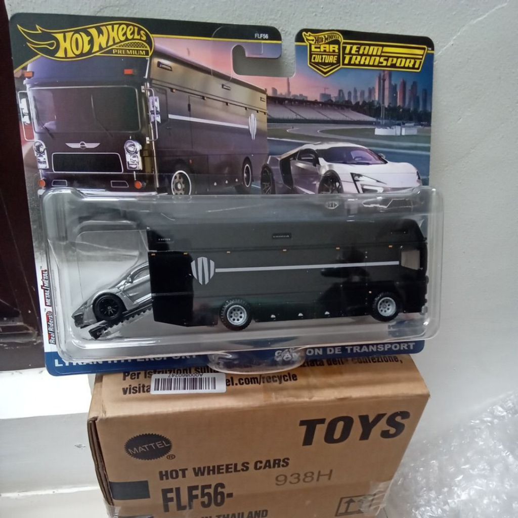lykan hypersport vs euro hauler hotwheels premium team transport